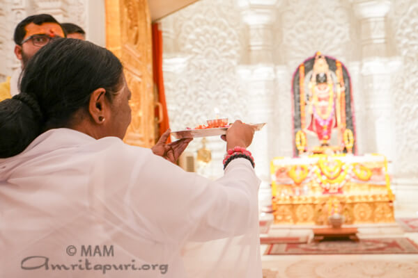 Amma visits Ram Mandir in Ayodhya, does arati to Ramlala