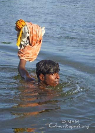 findinng way in floods