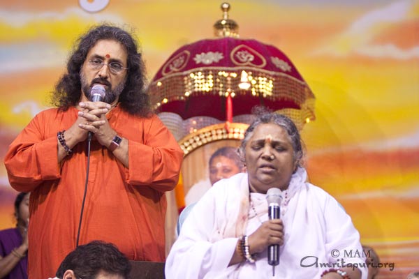 Amma leading peace prayer