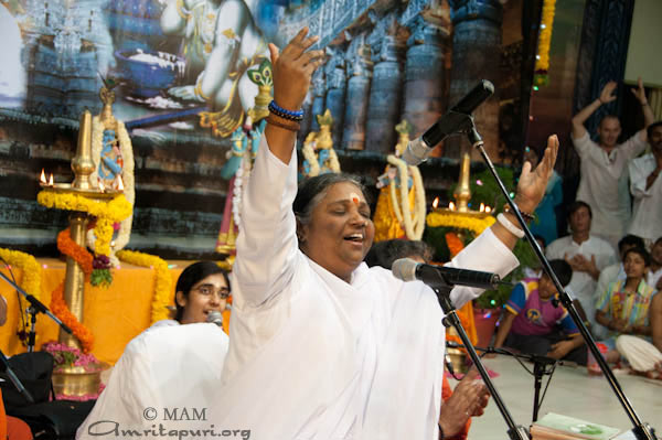 Amma singing bhajans on the occasion of Sri Krishna Jayanthi