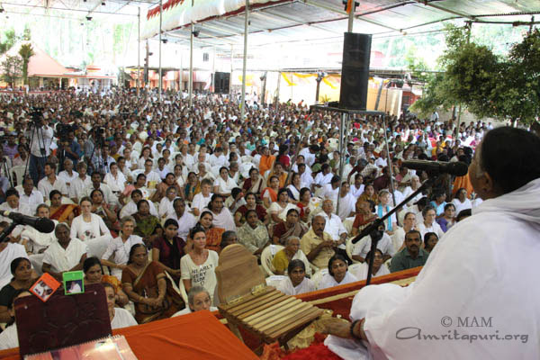 Amma addressing the gathering