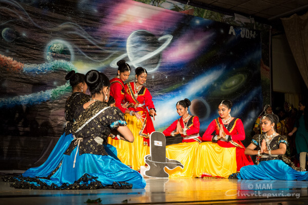 Cultural Program: 16-onam08