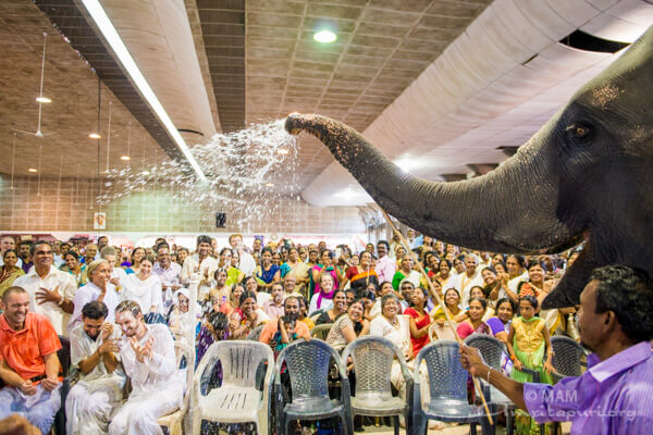 Lakshi spaying water .. 16-onam23