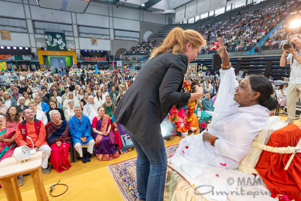 Teresa Viejo, UNICEF Goodwill Ambassador Teresa Viejo, UNICEF Goodwill Ambassador