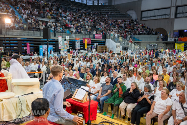 Amma is leading Meditation Amma is leading Meditation