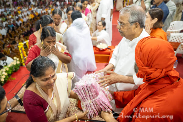 Sari distribution