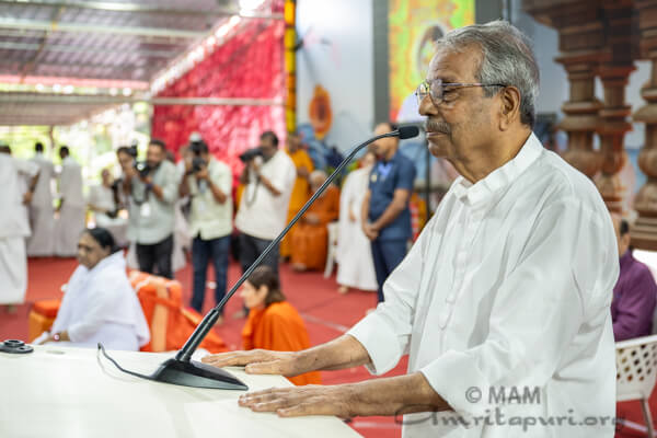 Just as every particle on this Earth is interconnected, Amma is able to communicate with each and every being.