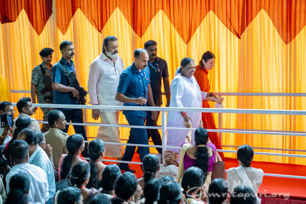 Amma arriving on stage