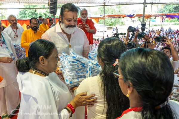 Sari distribution