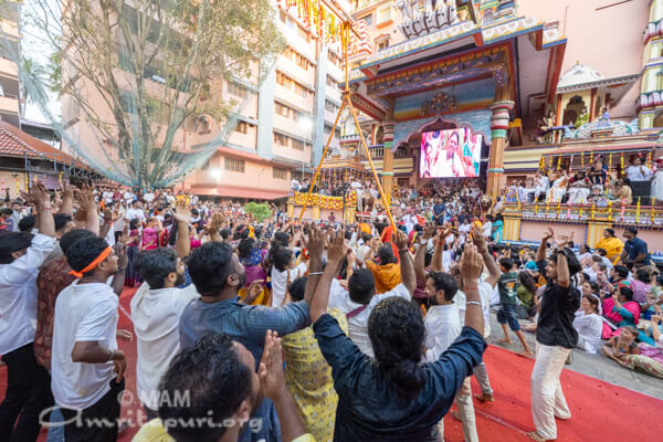 Amma singing Mira bhajan
